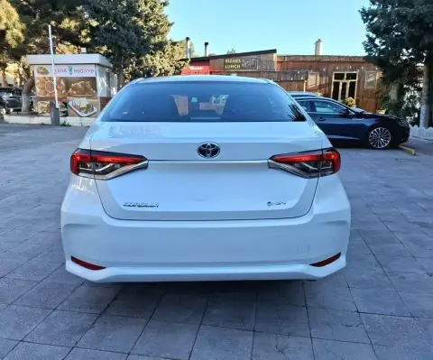 Toyota Corolla 2025 — миниатюра 2