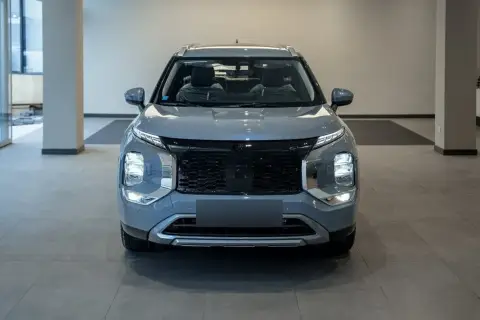 Mitsubishi Outlander 2026 — миниатюра 2