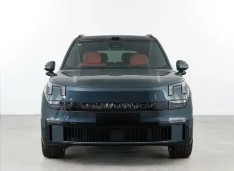 Lynk & Co 900 2025