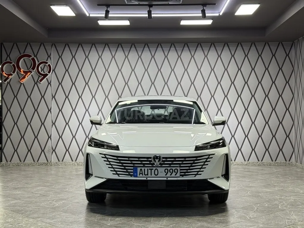 Changan Eado 2025 — фото 1 из 10