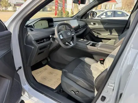 Changan Qiyuan Q05 2025 — миниатюра 10