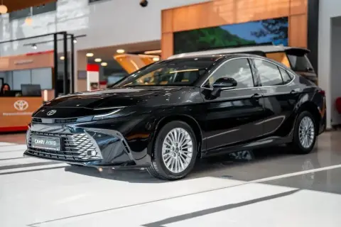 Toyota Camry 2026 — миниатюра 1