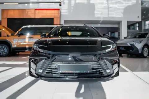 Toyota Camry 2026 — миниатюра 2