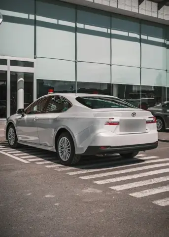 Toyota Camry 2026 — миниатюра 4