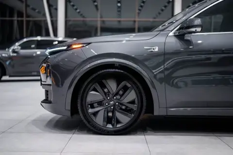 Li Auto L9 2025 — миниатюра 9