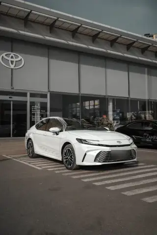 Toyota Camry 2026 — миниатюра 3
