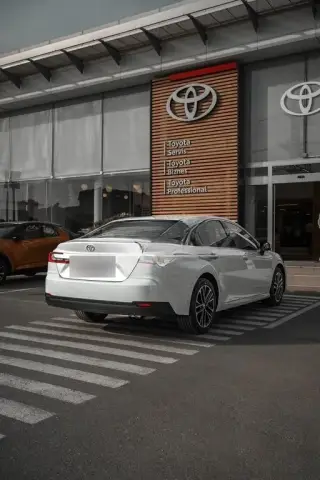 Toyota Camry 2026 — миниатюра 6
