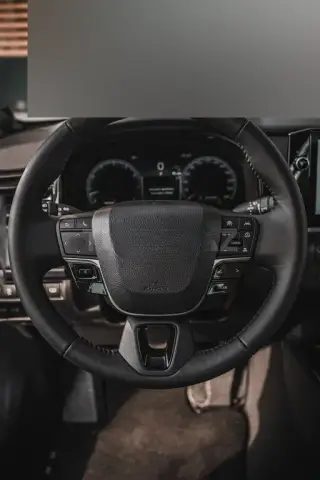 Toyota Camry 2026 — миниатюра 10