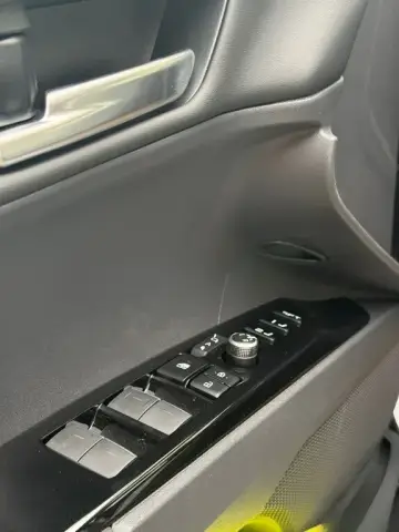 Toyota Camry 2025 — миниатюра 9