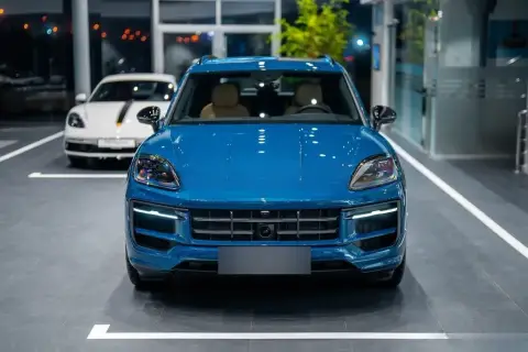 Porsche Cayenne 2025 — миниатюра 2