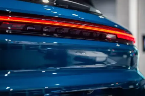 Porsche Cayenne 2025 — миниатюра 8