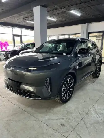 Changan Qiyuan Q05 2025 — миниатюра 2