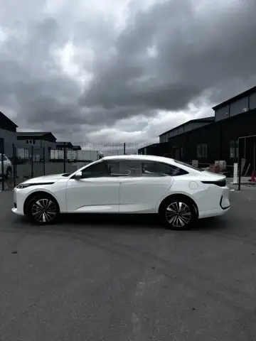 Changan Qiyuan A05 2025 — миниатюра 2