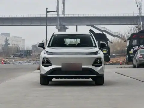 Changan Qiyuan Q05 2026 — миниатюра 2