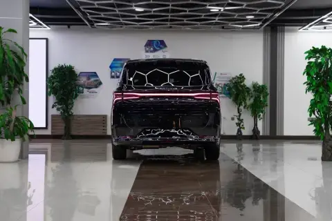 Forthing V9 HEV 2025 — миниатюра 4