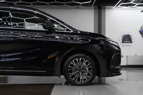 Forthing V9 HEV 2025 — миниатюра 8