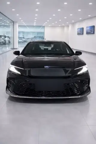 Toyota Camry 2025 — миниатюра 2