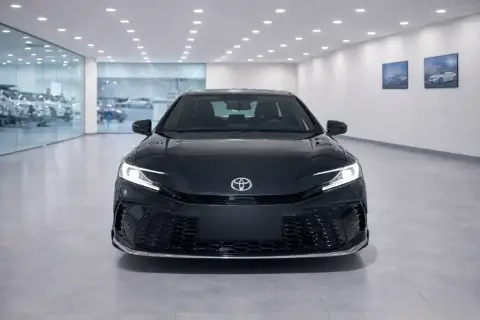 Toyota Camry 2025 — миниатюра 3