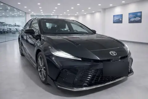 Toyota Camry 2025 — миниатюра 4