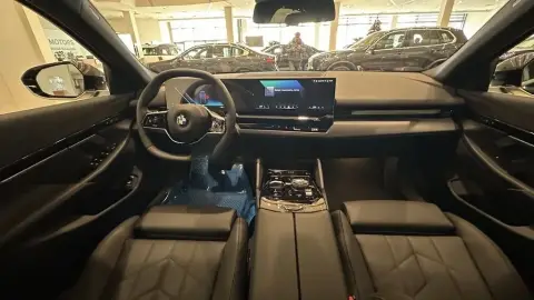 BMW 520 2025 — миниатюра 2