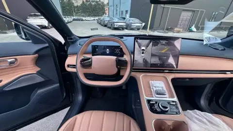 Geely Galaxy Starship 7 2025 — миниатюра 7