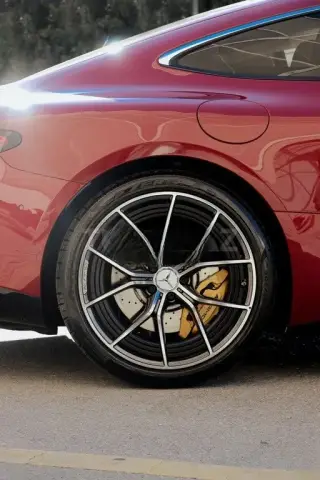 Mercedes-Benz AMG GT 43 2025 — миниатюра 7