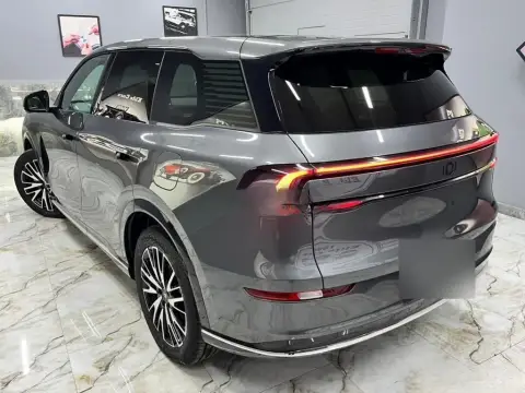 Changan Qiyuan Q07 2025 — миниатюра 2