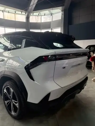 Geely Galaxy L7 2025 — миниатюра 6