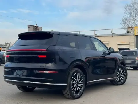 Changan Qiyuan Q07 2025 — миниатюра 2