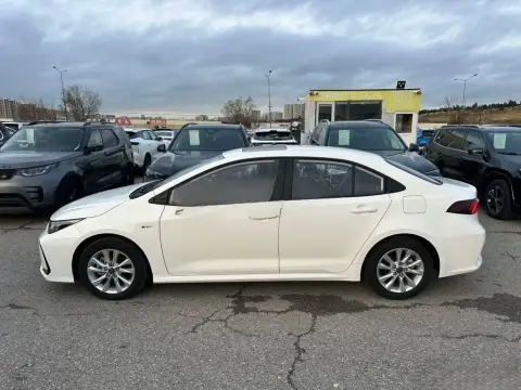 Toyota Corolla 2025 — миниатюра 6