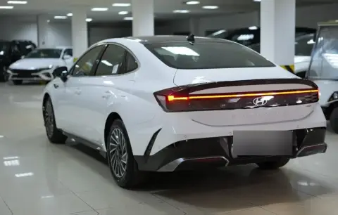 Hyundai Sonata 2025 — миниатюра 8