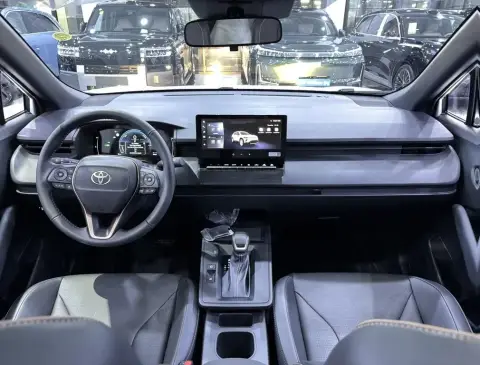 Toyota Corolla Cross 2025 — миниатюра 8