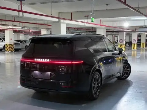 Lynk & Co 900 2025 — миниатюра 7