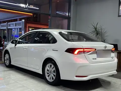 Toyota Corolla 2025 — миниатюра 7