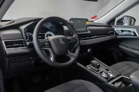 Mitsubishi Outlander 2026 — миниатюра 8