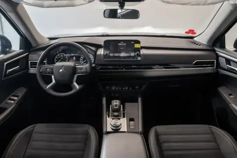 Mitsubishi Outlander 2026 — миниатюра 9