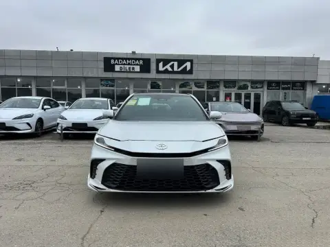 Toyota Camry 2025 — миниатюра 2