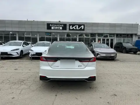 Toyota Camry 2025 — миниатюра 8