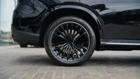 Mercedes-Benz GLC 300 e 4MATIC 2025 — миниатюра 8