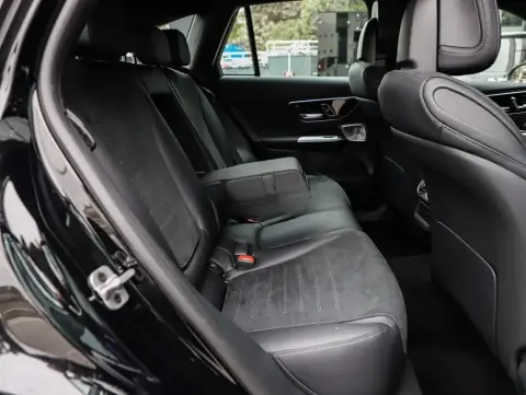 Mercedes-Benz GLC 300 e 4MATIC 2025 — миниатюра 10