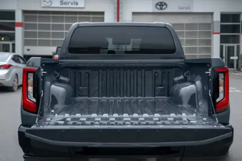 Toyota Hilux 2025 — миниатюра 8
