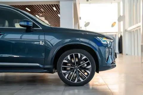 Volvo XC90 2025 — миниатюра 7