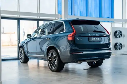 Volvo XC90 2025 — миниатюра 8