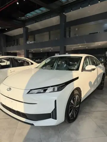 Changan Qiyuan A05 2025 — миниатюра 3
