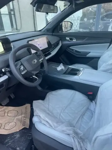 Changan Qiyuan Q05 2025 — миниатюра 10