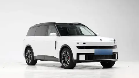Lynk & Co 900 2026