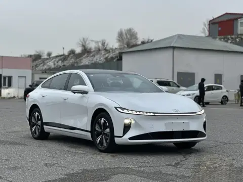 Changan Qiyuan A07 2025 — миниатюра 2