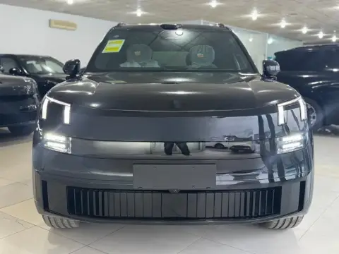 Lynk & Co 900 2025 — миниатюра 2