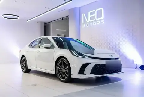 Toyota Camry 2025 — миниатюра 1
