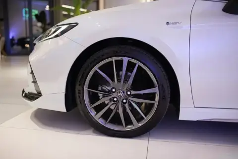 Toyota Camry 2025 — миниатюра 3